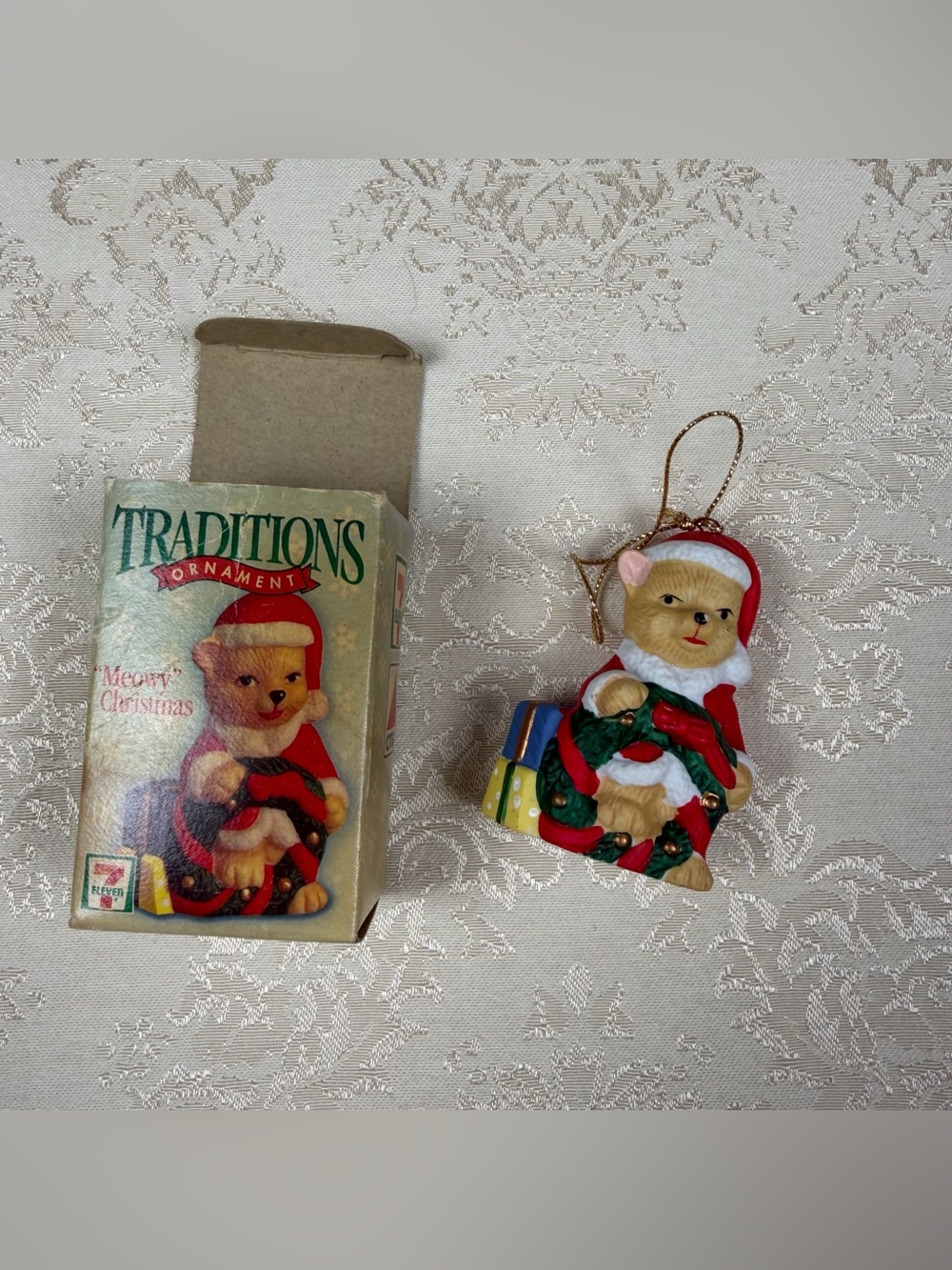 Vintage 7 Eleven Citgo Traditions Cat Santa Christmas Ornament 1998